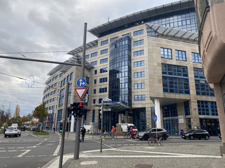 ade2c555 39a4 47e0 a27d 927d420f11c8 17